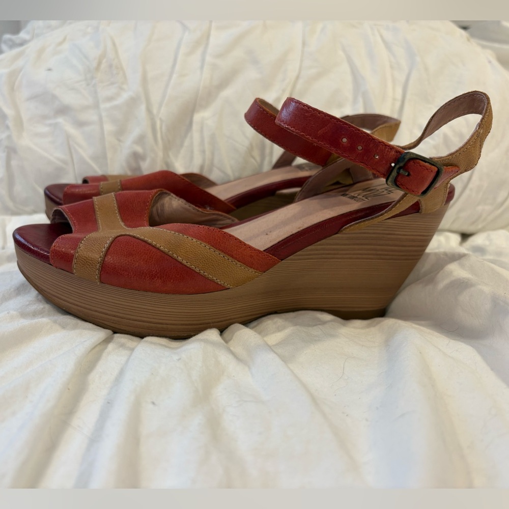 Miz Mooz Yvonna Leather Platform Wedge Sandals Size 9